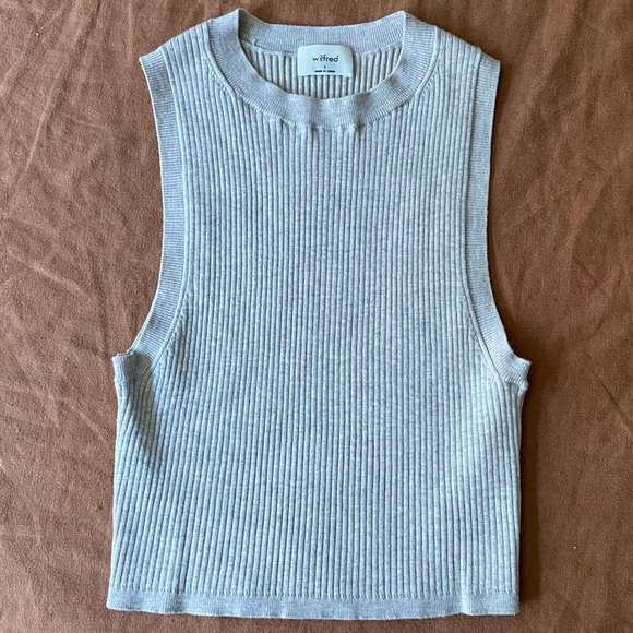 Aritzia Tops - Wilfred Reso Sweater Tank Top